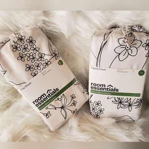 Room Essentials Cotton Blend Full Size 2pc Sheet Set - Dark Gray on White Floral